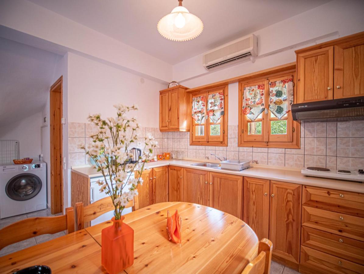 Orange House For Big Families In Damouchari - Delicious Houses Exteriör bild