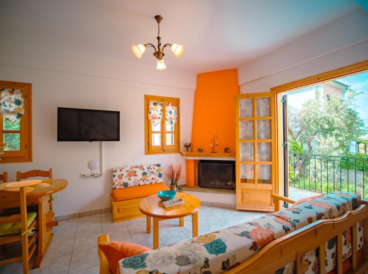 Orange House For Big Families In Damouchari - Delicious Houses Exteriör bild