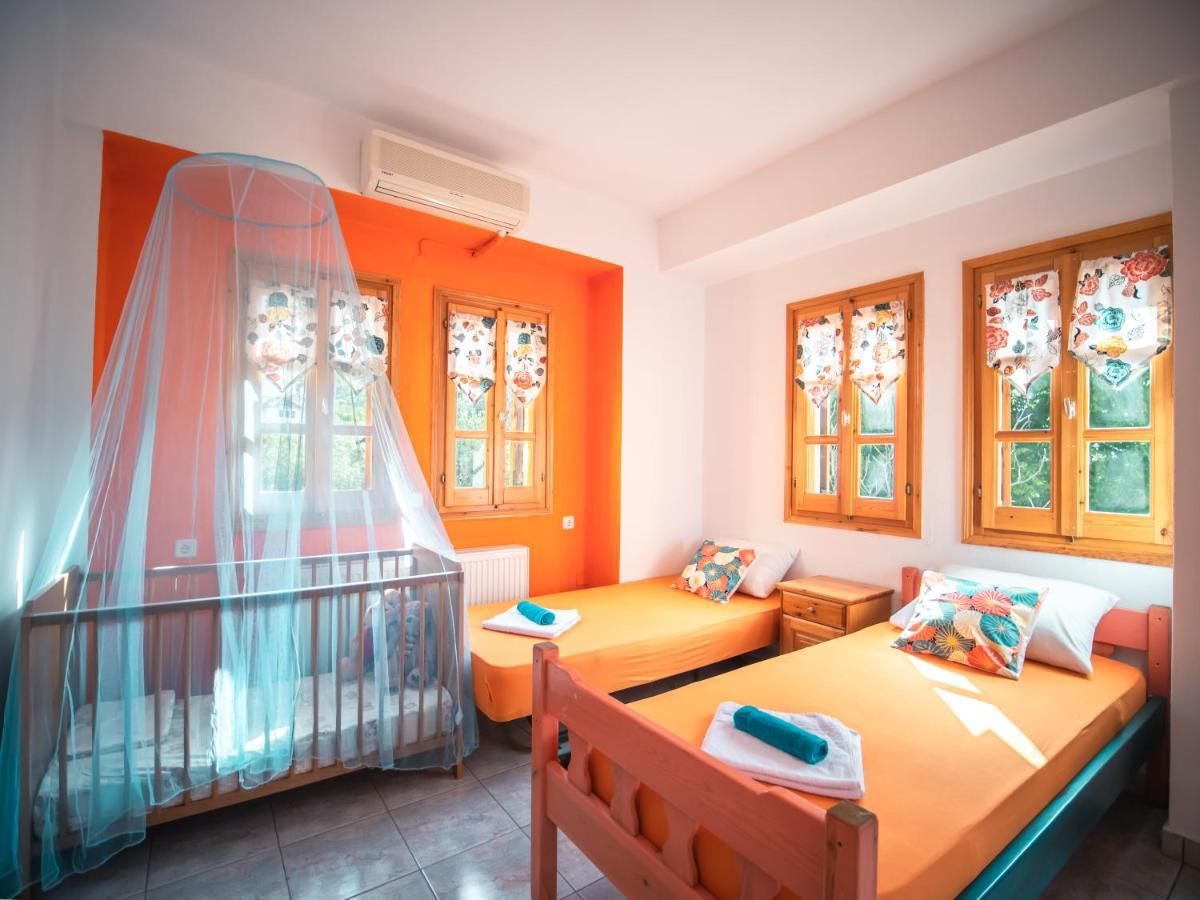 Orange House For Big Families In Damouchari - Delicious Houses Exteriör bild
